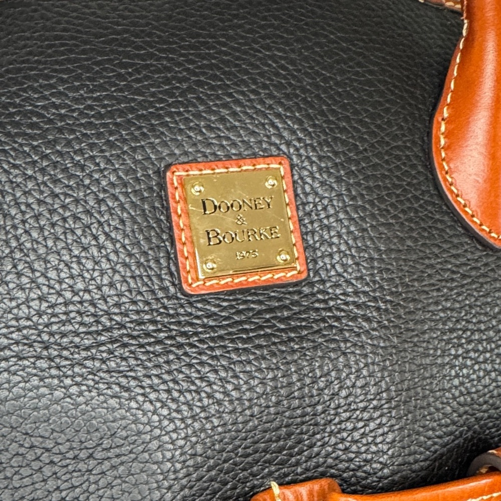 LOW START✨Dooney & Bourke Black and Tan Tote NWOT - Picture 2 of 10